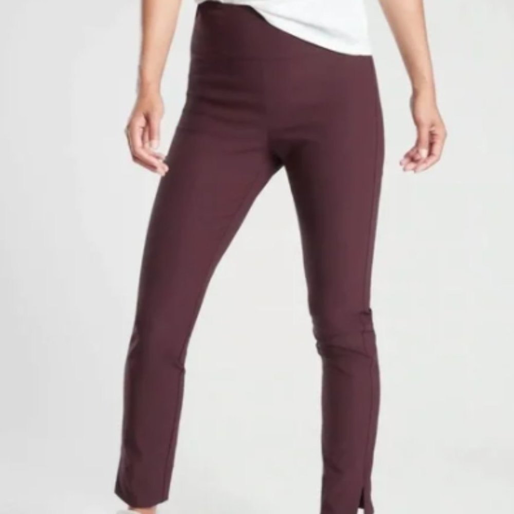 NWOT Athleta Women's Wander Slim Straight Cropped Ankle Pants in Burgundy